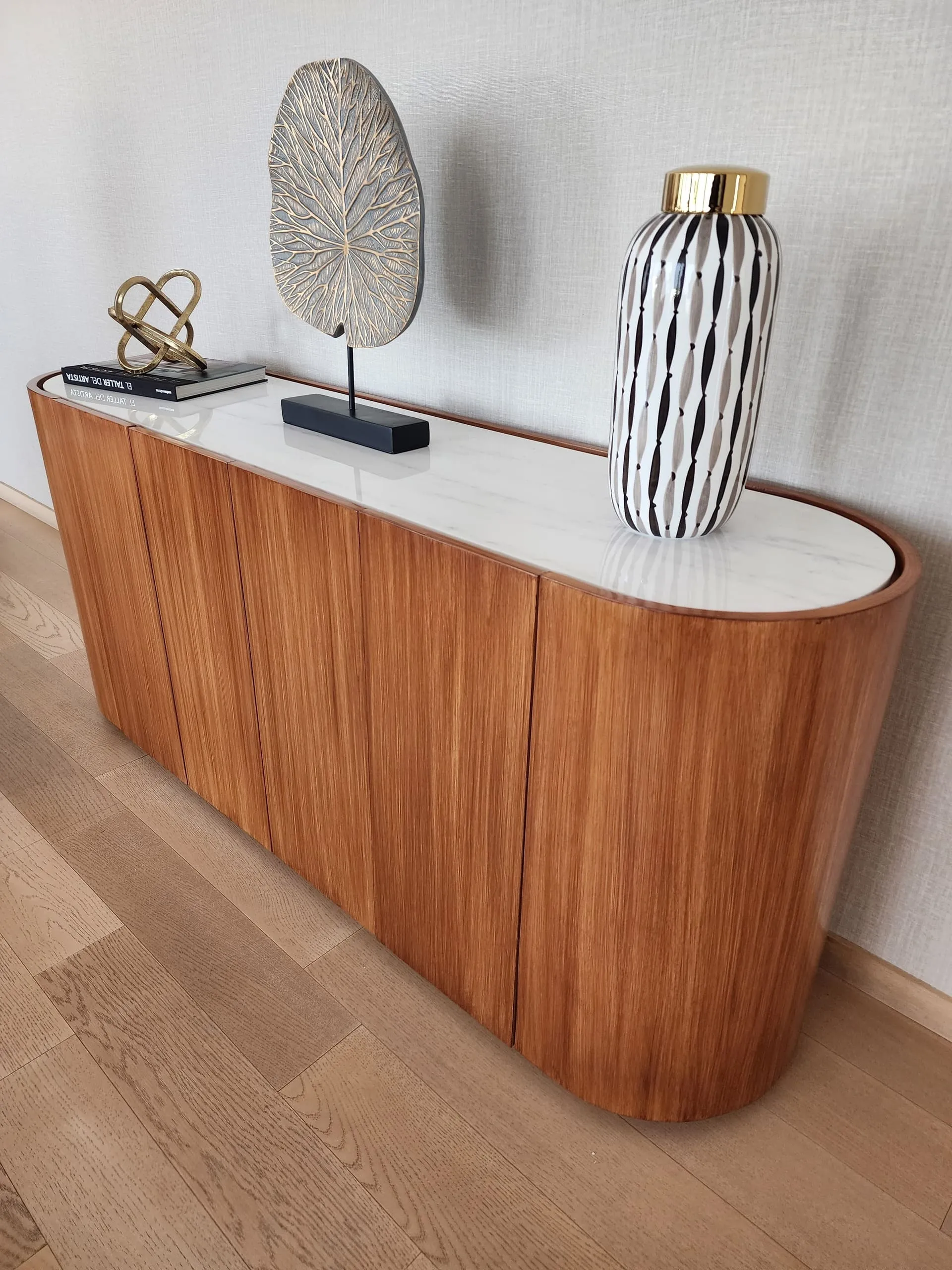 Credenza 3